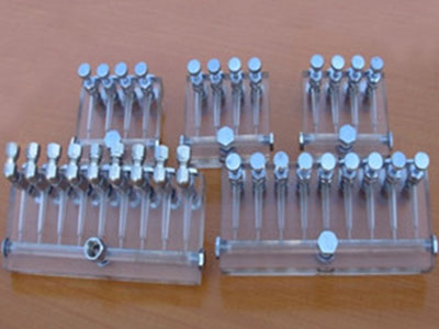 自動(dòng)吸盤器